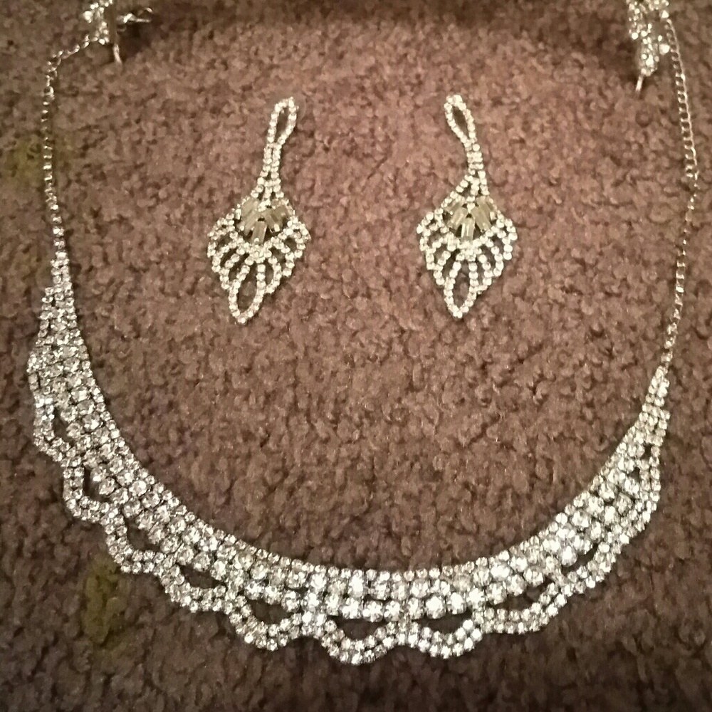 Wedding, Prom or Special occasion Jewelry set.